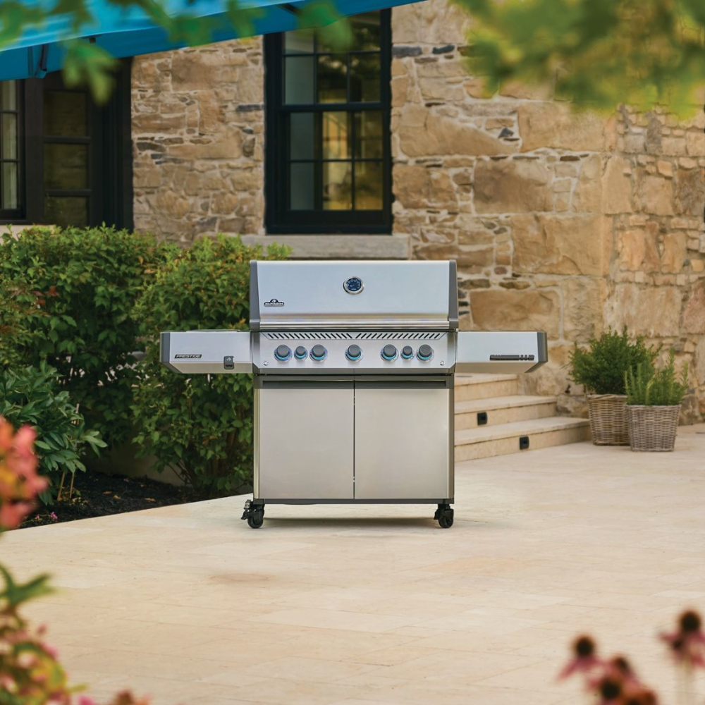 Grills & Smokers
